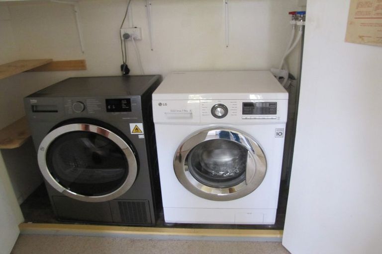 Photo of property in 2 Leybourne Avenue, Waikanae, 5036