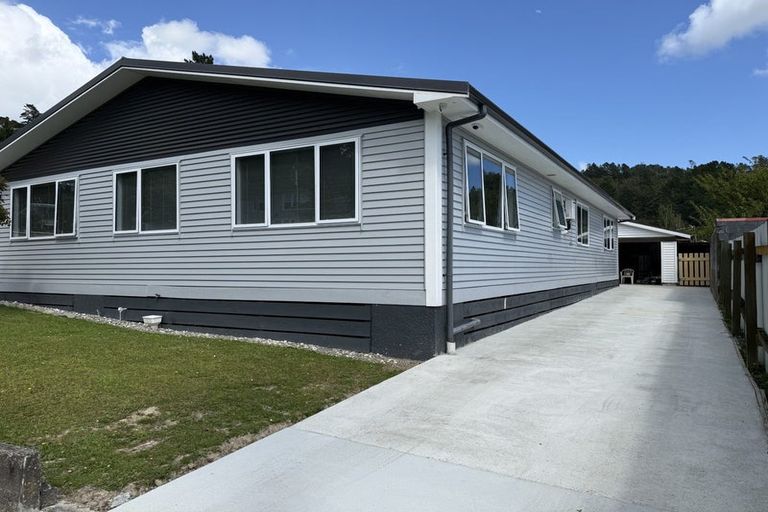 Photo of property in 34 Thomson Grove, Stokes Valley, Lower Hutt, 5019
