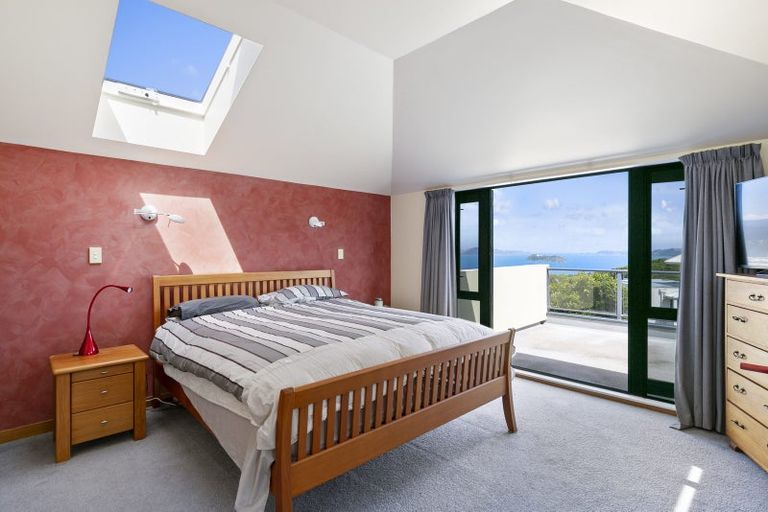 Photo of property in 19 George Gee Drive, Korokoro, Lower Hutt, 5012