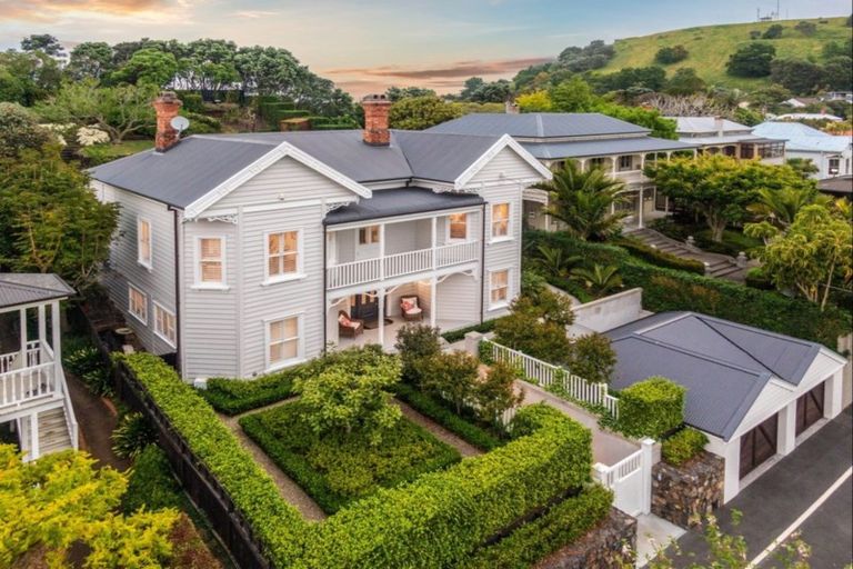 Photo of property in 36 Albert Road, Devonport, Auckland, 0624