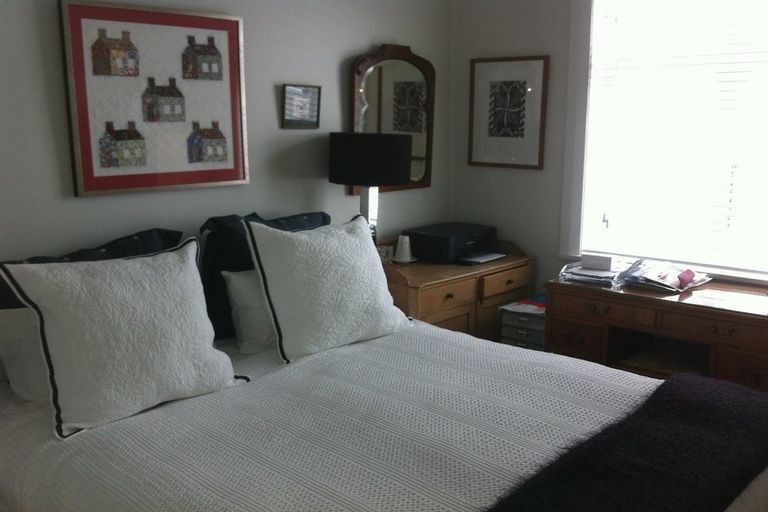 Photo of property in 9 Herald Terrace, Berhampore, Wellington, 6023