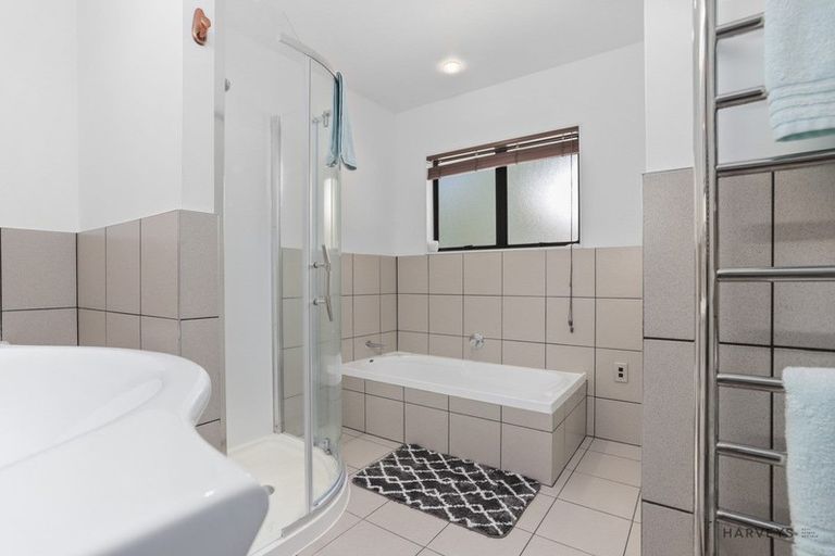 Photo of property in 12 Rimu Road, Oratia, Auckland, 0604