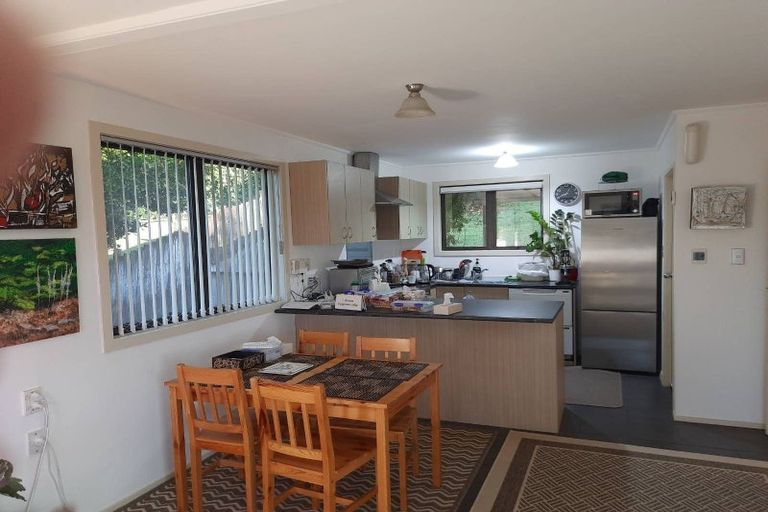 Photo of property in 14 Panzic Place, Glen Eden, Auckland, 0602