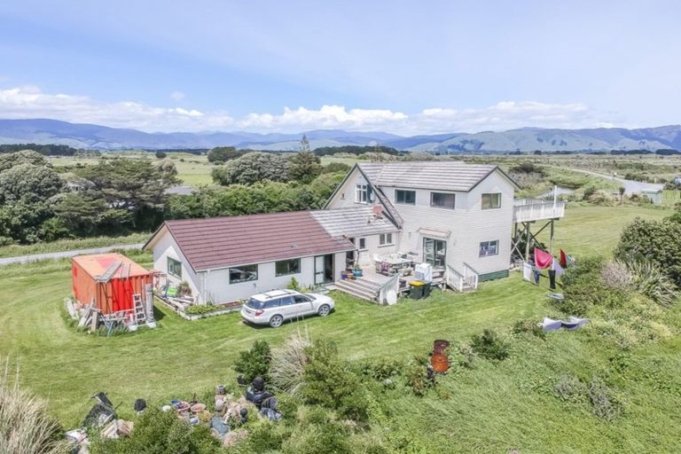 Photo of property in 55 Kapiti Lane, Otaki Beach, Otaki, 5512