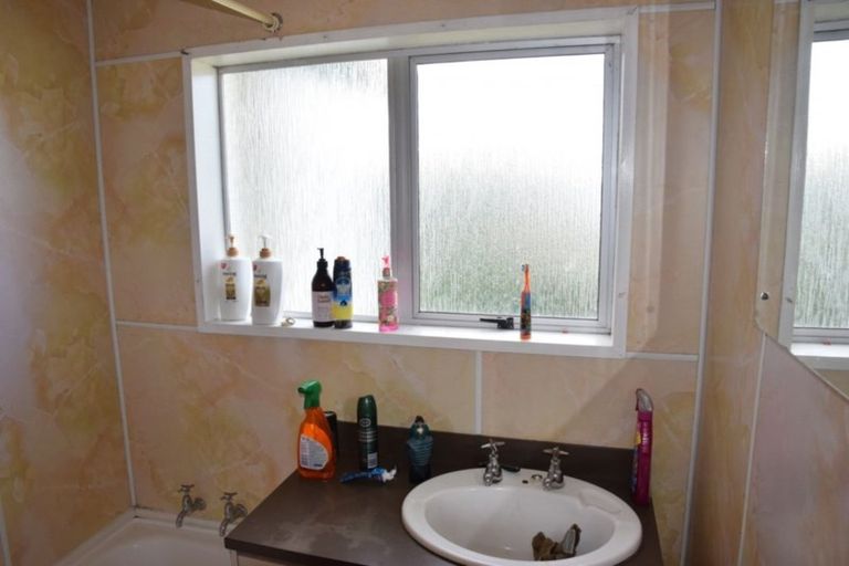 Photo of property in 75 Mcquarrie Street, Kingswell, Invercargill, 9812