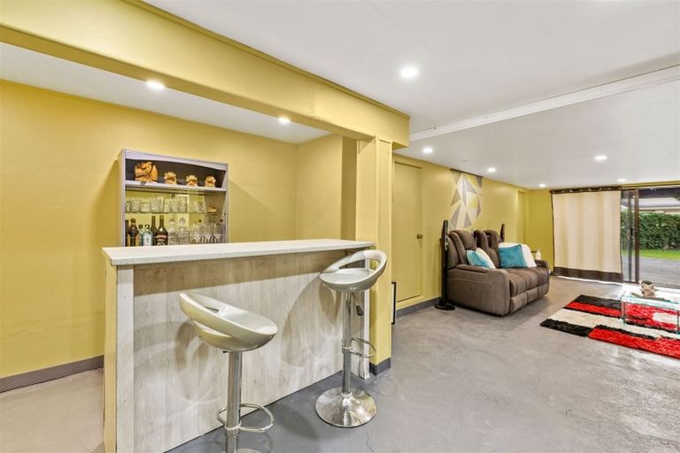 Photo of property in 36 Universal Drive, Henderson, Auckland, 0610