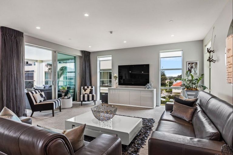 Photo of property in 12/383 Hibiscus Coast Highway, Orewa, 0931