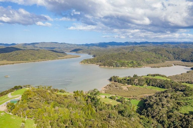 Photo of property in 114a Ranui Road, Karetu, 0283