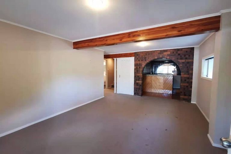 Photo of property in 1 Imatra Place, Sunnyhills, Auckland, 2010