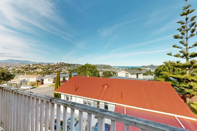 Photo of property in 21 Akaroa Drive, Maupuia, Wellington, 6022