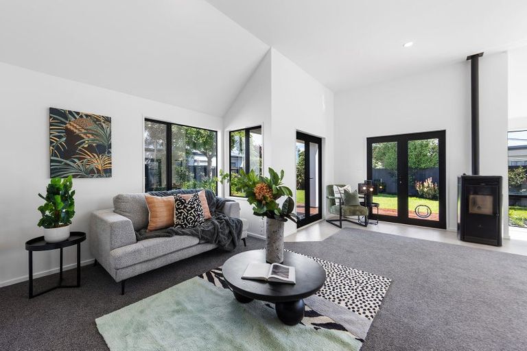 Photo of property in 14 Evenwood Place, Waimairi Beach, Christchurch, 8083