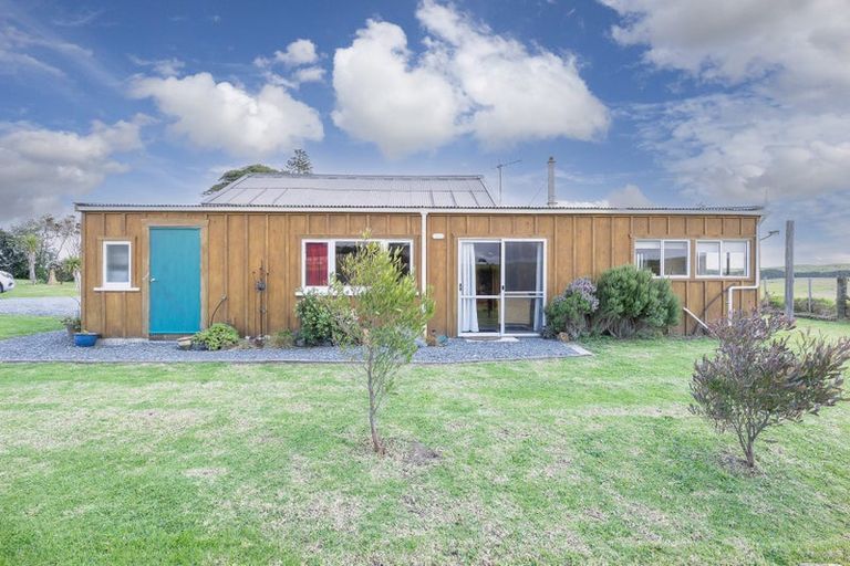 Photo of property in 11 Alcemene Lane, Baylys Beach, Dargaville, 0377