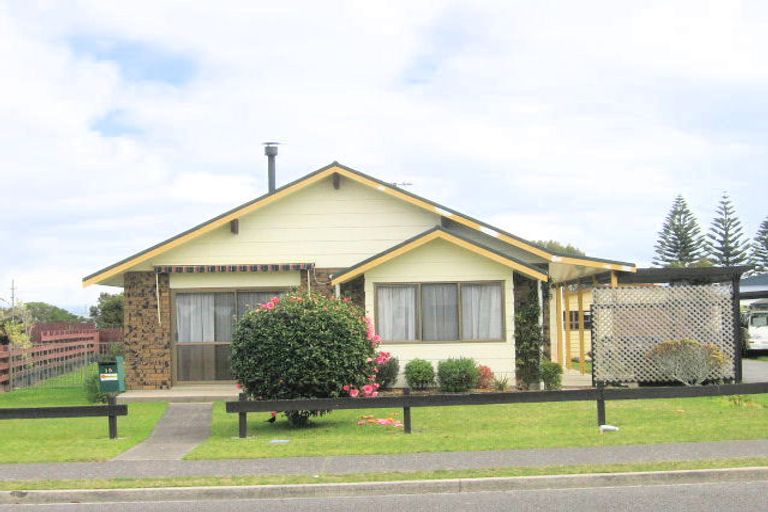 Photo of property in 15 Waitui Grove, Mount Maunganui, 3116