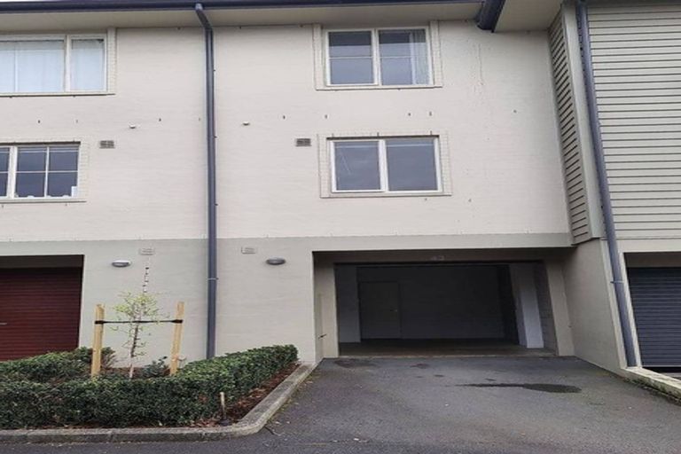 Photo of property in 43 Kirikiri Lane, East Tamaki, Auckland, 2013