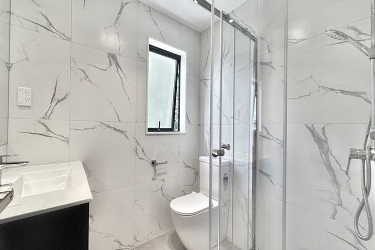 Photo of property in 8a Nandana Drive, Glen Eden, Auckland, 0602