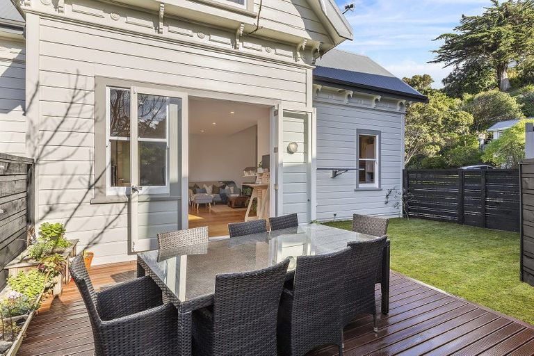 Photo of property in 17/3 Severn Street, Island Bay, Wellington, 6023