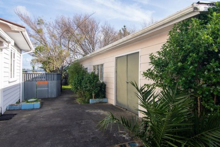 Photo of property in 98 Brandon Street, Featherston, 5710