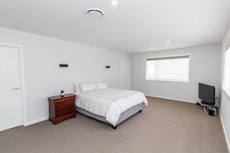 Photo of property in 92 Silverstream Road, Crofton Downs, Wellington, 6035