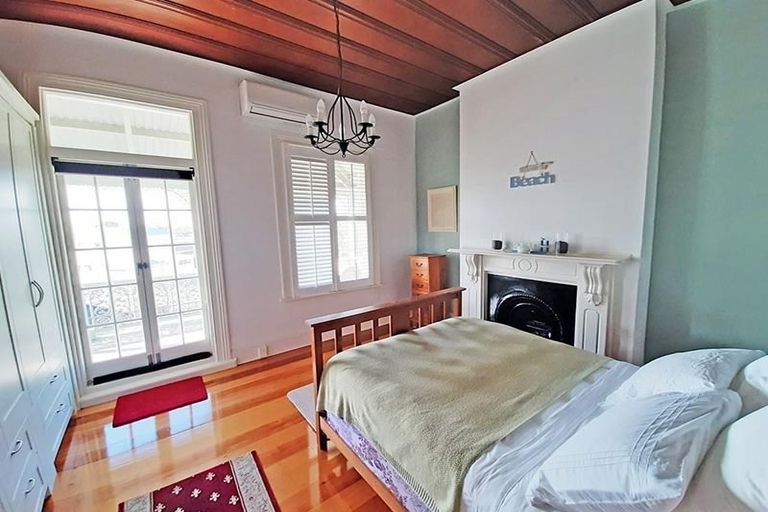 Photo of property in 2/24 Church Street, Devonport, Auckland, 0624