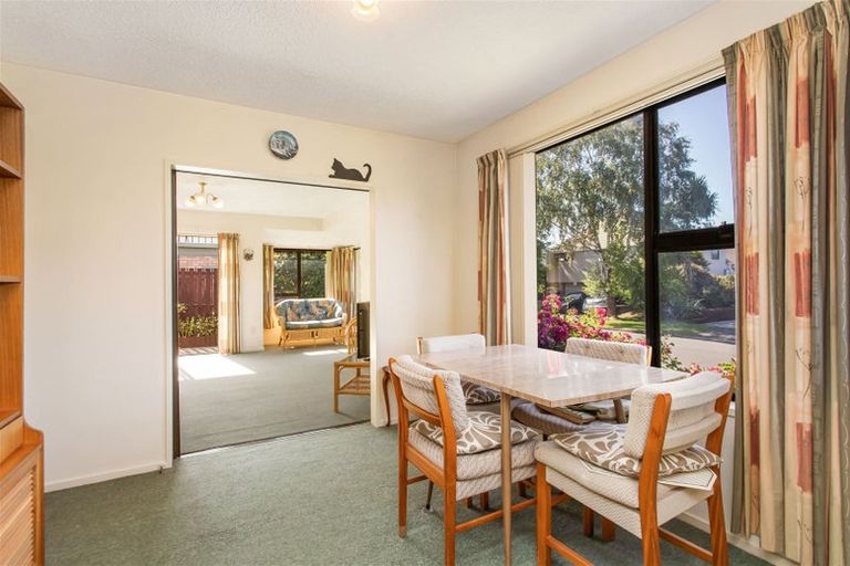 Photo of property in 1/6 Gatonby Place, Avonhead, Christchurch, 8042