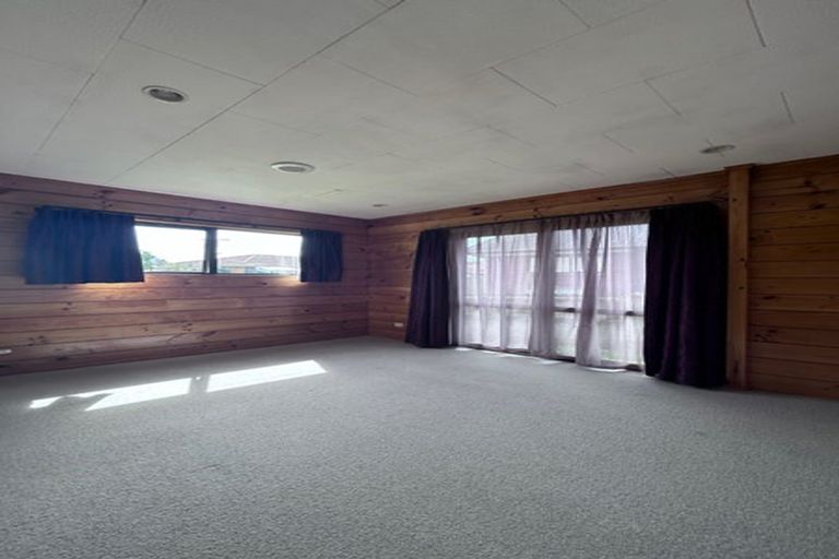 Photo of property in 145 Botany Road, Botany Downs, Auckland, 2010