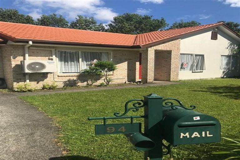 Photo of property in 94 Riverton Drive, Randwick Park, Auckland, 2105
