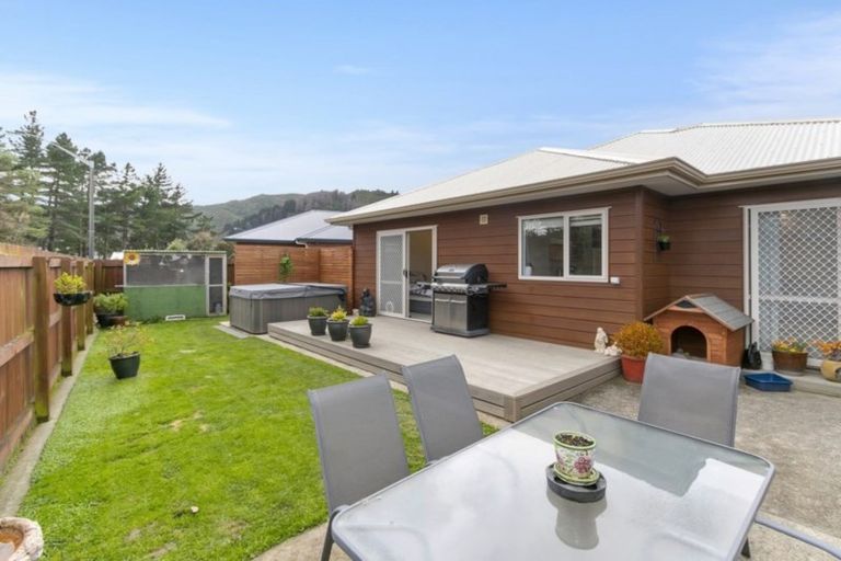 Photo of property in 1 Woodland Grove, Wainuiomata, Lower Hutt, 5014