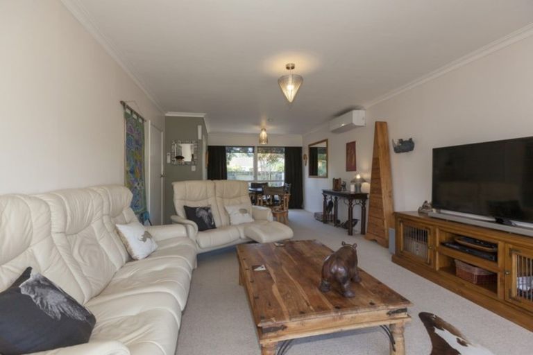Photo of property in 2a Leybourne Avenue, Waikanae, 5036