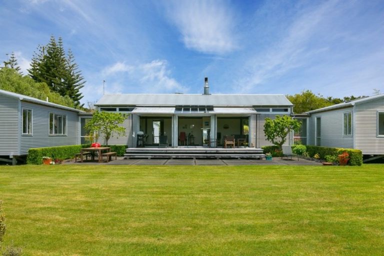 Photo of property in 129 Richmond Road, Brixton, New Plymouth, 4373