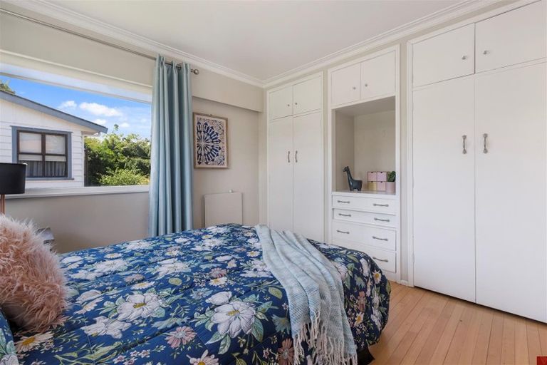 Photo of property in 11 Grand Vue Road, Kawaha Point, Rotorua, 3010