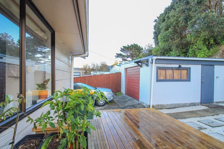 Photo of property in 32 Owhiti Street, Titahi Bay, Porirua, 5022