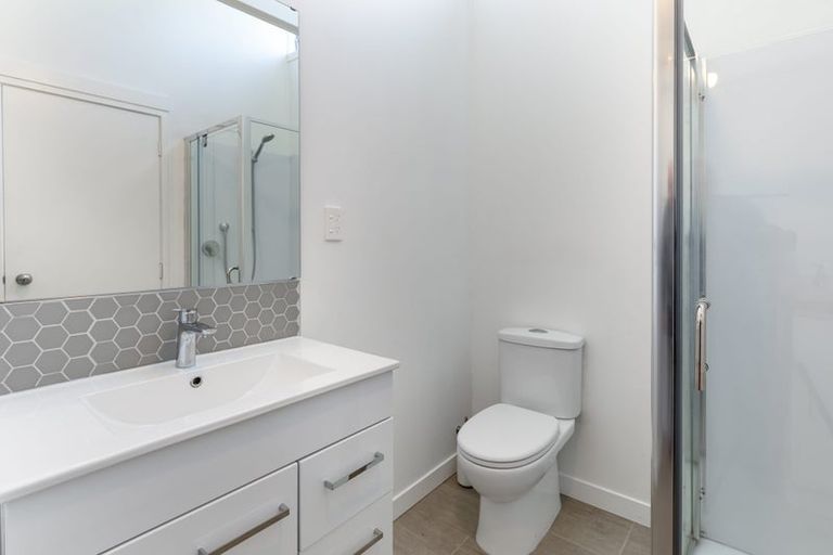 Photo of property in 5a Dolbear Street, Titirangi, Auckland, 0604