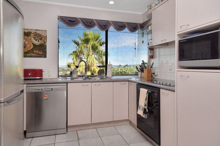 Photo of property in 105 Luckens Road, West Harbour, Auckland, 0618