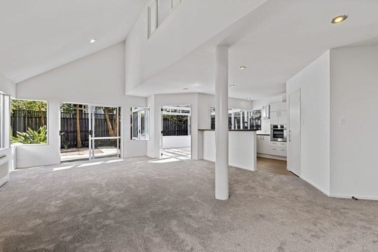 Photo of property in 1/20 Norwood Road, Bayswater, Auckland, 0622