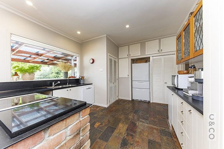 Photo of property in 7 Taupaki Road, Taupaki, Henderson, 0782