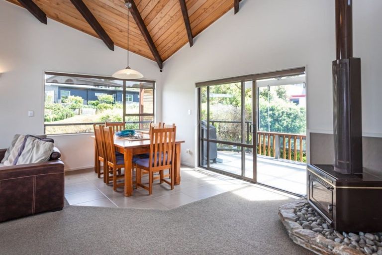 Photo of property in 9a Puriri Place, Whitianga, 3510