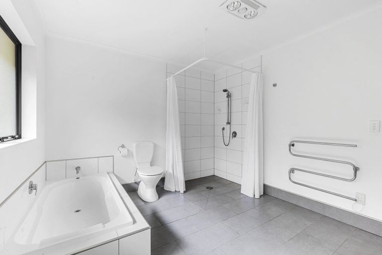 Photo of property in 29 Johnstone Drive, Fitzherbert, Palmerston North, 4410