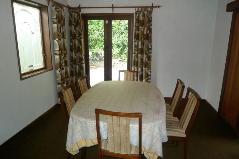 Photo of property in 35 Woodhouse Avenue, Karori, Wellington, 6012