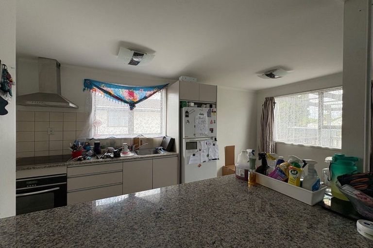 Photo of property in 2/63 John Walker Drive, Manurewa, Auckland, 2102