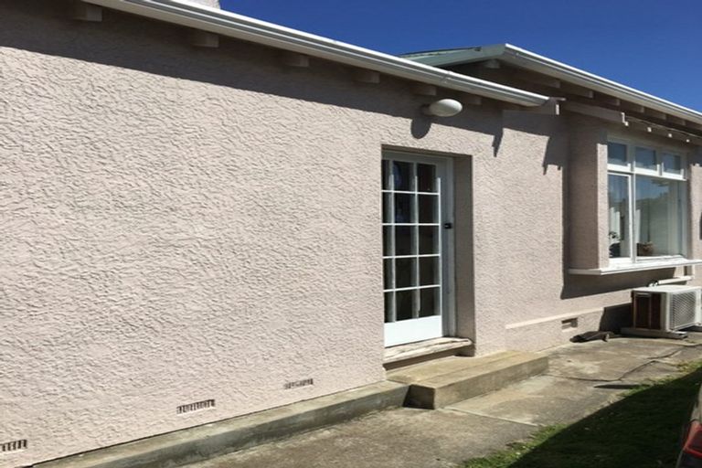 Photo of property in 74 Hargest Crescent, Saint Clair, Dunedin, 9012