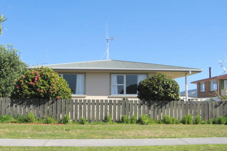 Photo of property in 37 Percy Road, Papamoa Beach, Papamoa, 3118