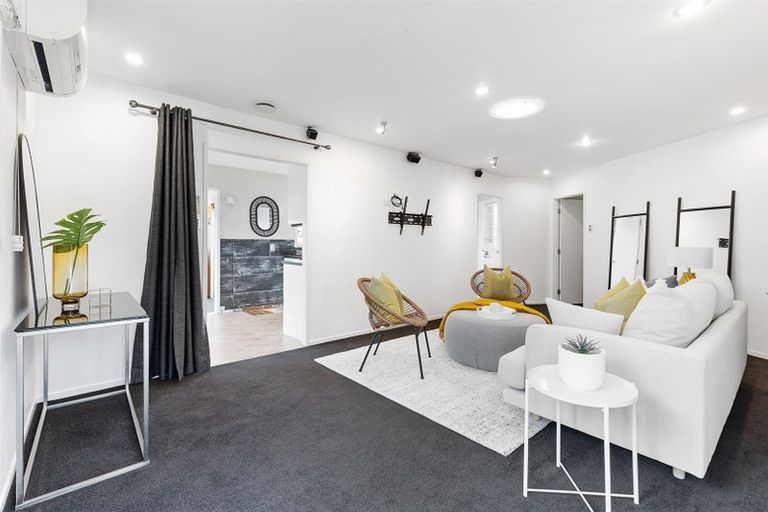 Photo of property in 8 Spinella Drive, Bayview, Auckland, 0629