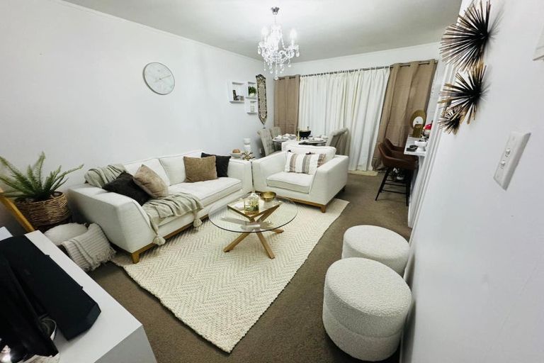 Photo of property in 5/495 Glenfield Road, Glenfield, Auckland, 0629