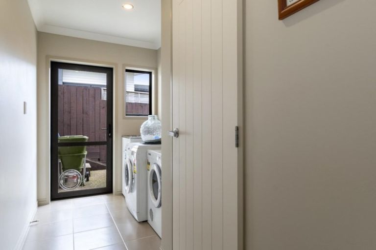 Photo of property in 2 Crater Close, Pyes Pa, Tauranga, 3112