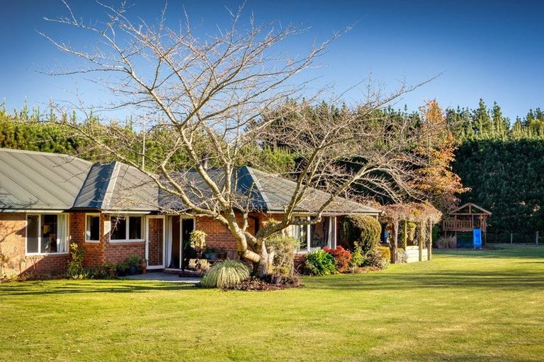 Photo of property in 29 Scarlet Oak Drive, West Melton, Christchurch, 7671