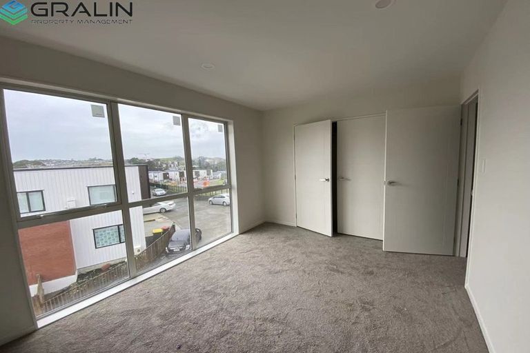 Photo of property in 9 Waihou Crescent, Albany Heights, Auckland, 0632