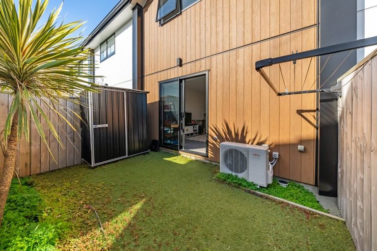 Photo of property in 7/97 Whites Line East, Waiwhetu, Lower Hutt, 5010