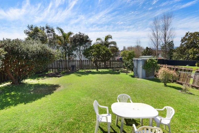 Photo of property in 46 Advene Road, Cockle Bay, Auckland, 2014