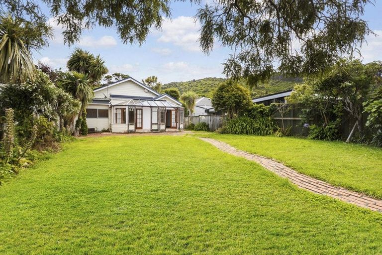 Photo of property in 74 Nottingham Street, Karori, Wellington, 6012