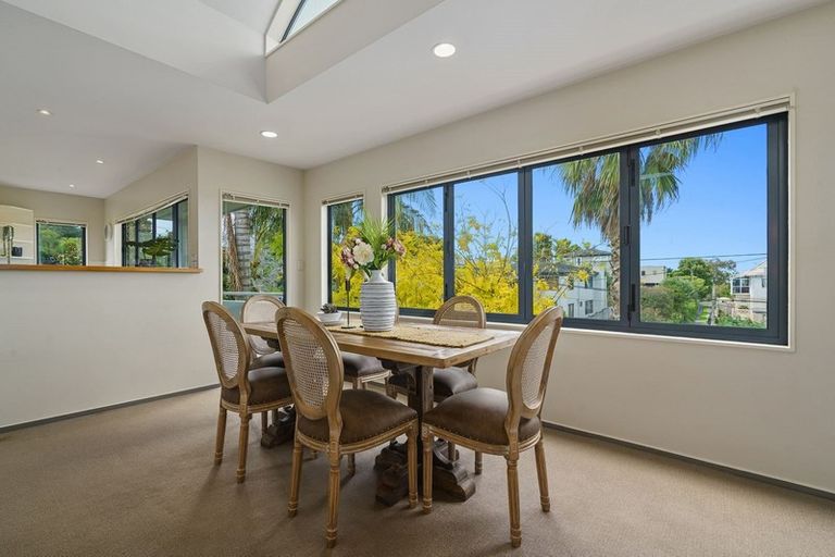 Photo of property in 37a Parr Terrace, Castor Bay, Auckland, 0620